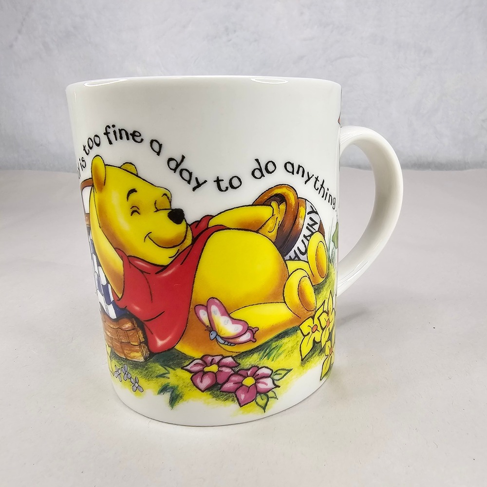 Disney Showcase Summer Pooh Collection Mug‎ Designed  Cardew Collectible